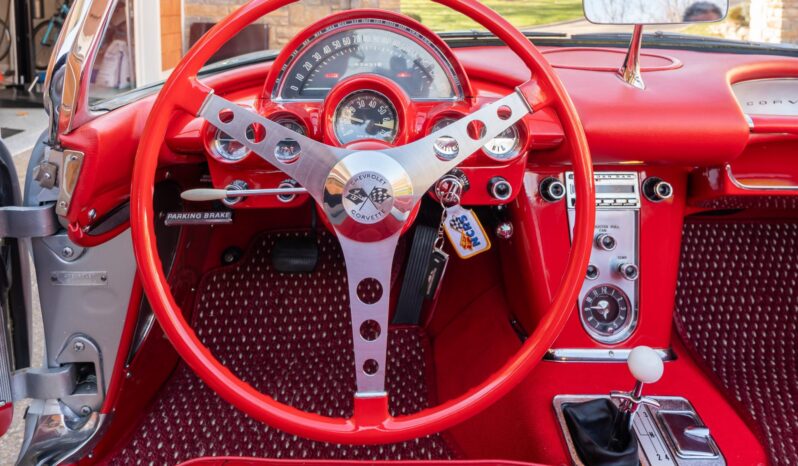 
								1959 Chevrolet Corvette 4-Speed full									