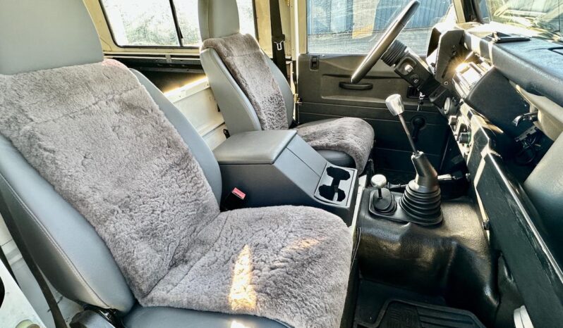 
								1994 Land Rover Defender 90 200Tdi 5-Speed full									