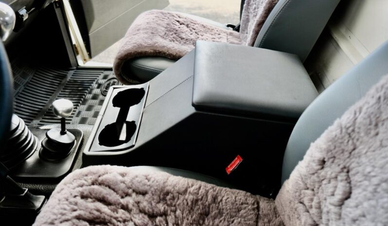 
								1994 Land Rover Defender 90 200Tdi 5-Speed full									