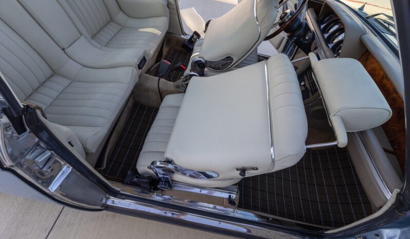 
								1974 BMW 3.0CS 5-Speed full									