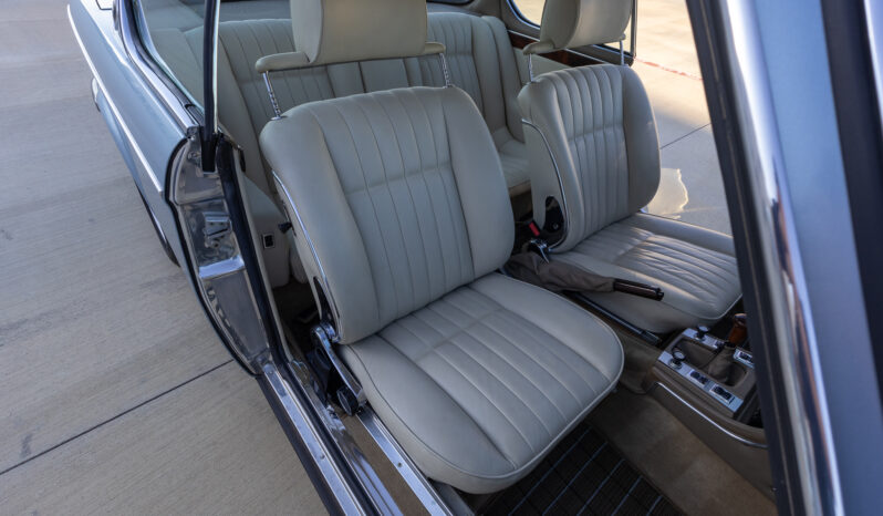 
								1974 BMW 3.0CS 5-Speed full									