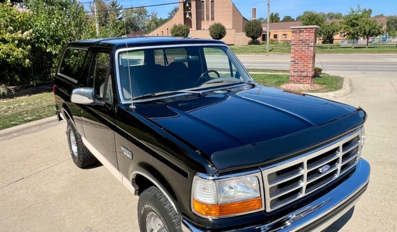 
								1993 Ford Bronco Eddie Bauer Convertible full									