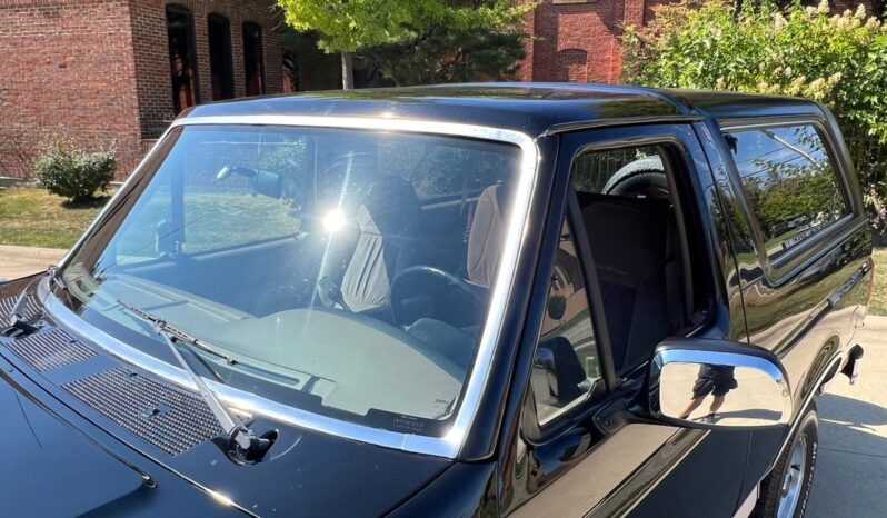 
								1993 Ford Bronco Eddie Bauer Convertible full									