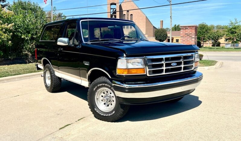 
								1993 Ford Bronco Eddie Bauer Convertible full									