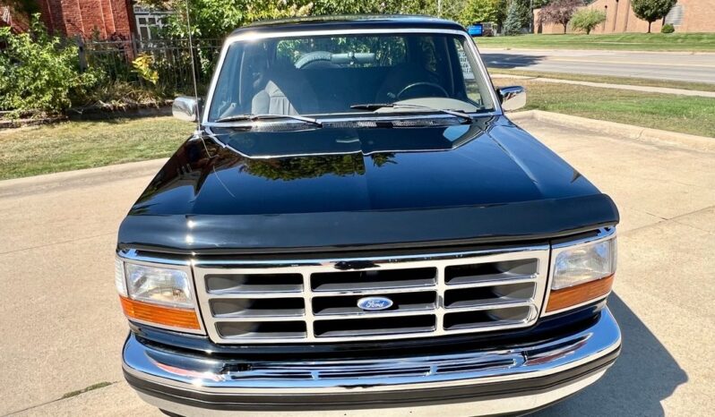 
								1993 Ford Bronco Eddie Bauer Convertible full									