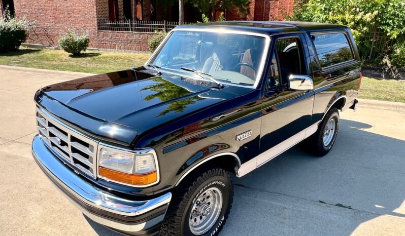 
								1993 Ford Bronco Eddie Bauer Convertible full									