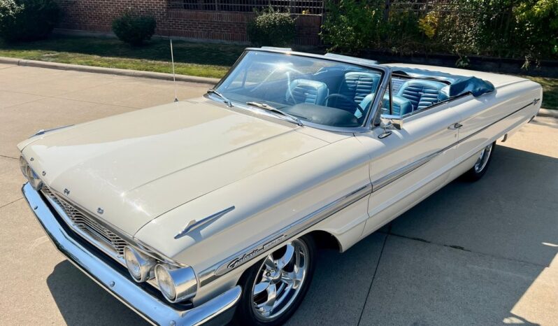 
								1964 Ford Galaxie XL White Convertible full									