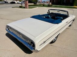 
										1964 Ford Galaxie XL White Convertible full									