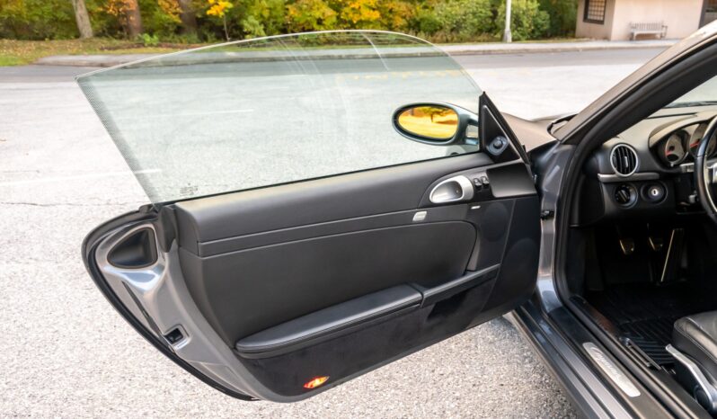 
								2006 Porsche Cayman S 6-Speed full									