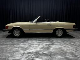 
										1985 Mercedes-Benz 380SL full									