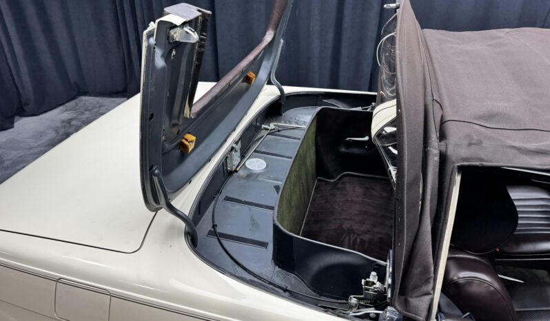 
								1985 Mercedes-Benz 380SL full									