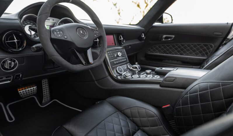 								2015 Mercedes-Benz SLS AMG GT Roadster Final Edition full									