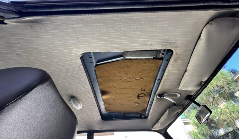 
								1975 BMW 2002 4-Speed full									