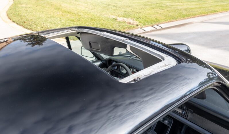 
								1977 Porsche 911S Coupe 5-Speed full									