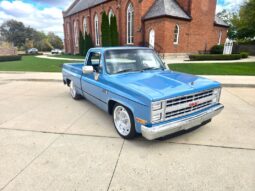 
										1985 GMC Sierra 1500 305CI Automatic full									
