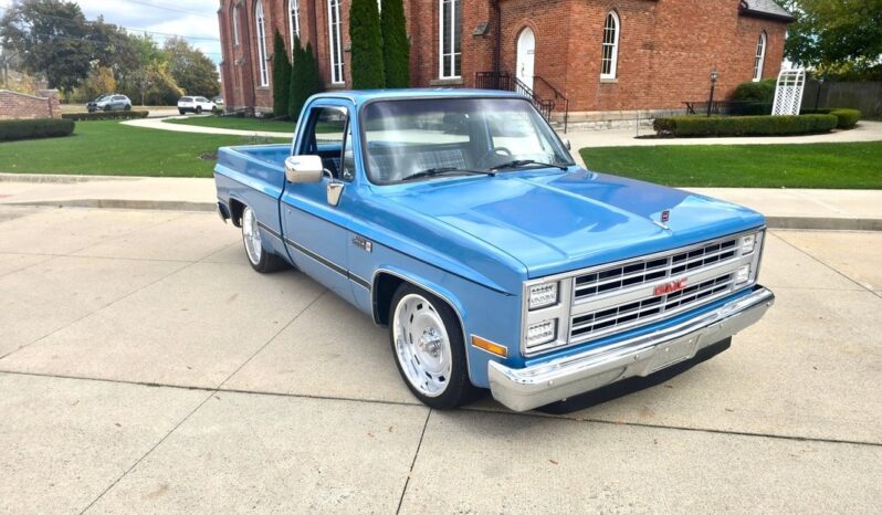 
								1985 GMC Sierra 1500 305CI Automatic full									