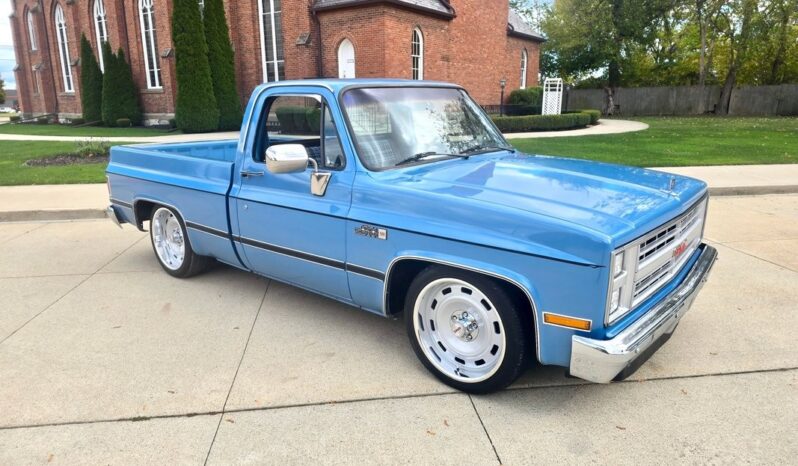 
								1985 GMC Sierra 1500 305CI Automatic full									