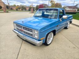 
										1985 GMC Sierra 1500 305CI Automatic full									
