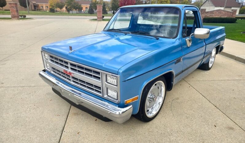 
								1985 GMC Sierra 1500 305CI Automatic full									