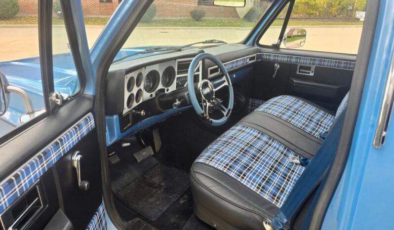 
								1985 GMC Sierra 1500 305CI Automatic full									