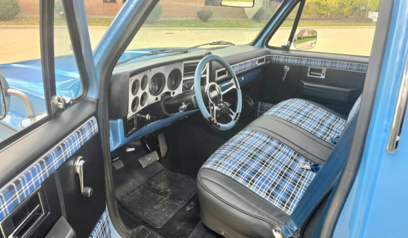 
								1985 GMC Sierra 1500 305CI Automatic full									