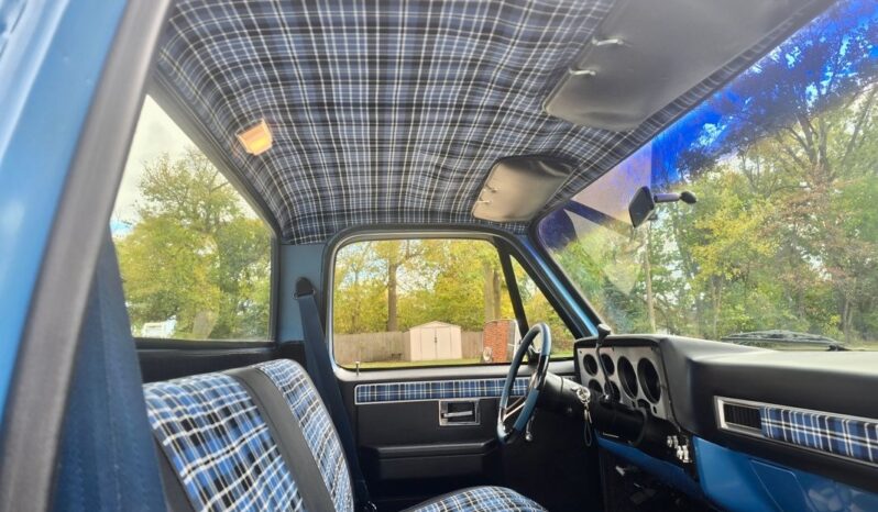 
								1985 GMC Sierra 1500 305CI Automatic full									