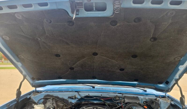 
								1985 GMC Sierra 1500 305CI Automatic full									