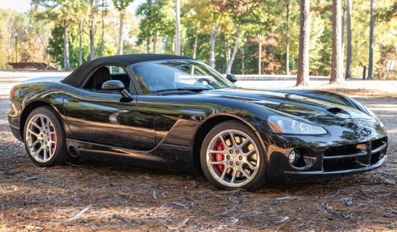 
								2004 Dodge Viper SRT-10 Roadster full									