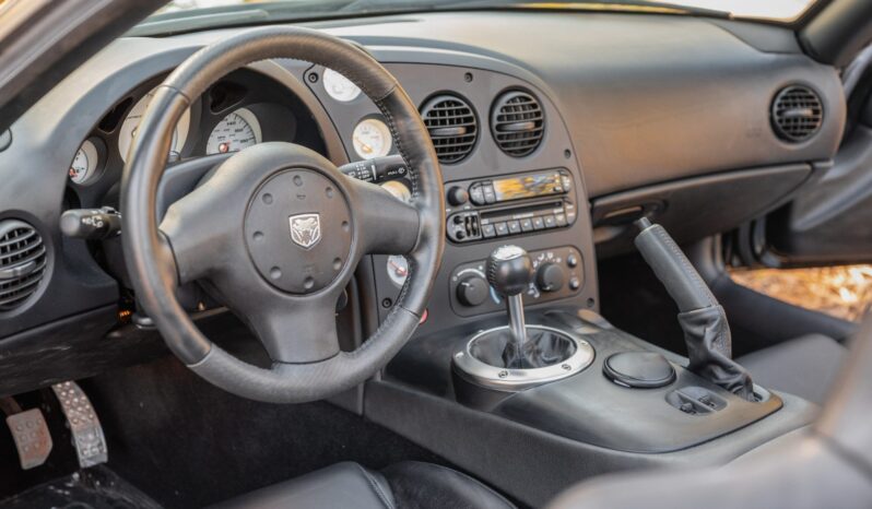 
								2004 Dodge Viper SRT-10 Roadster full									