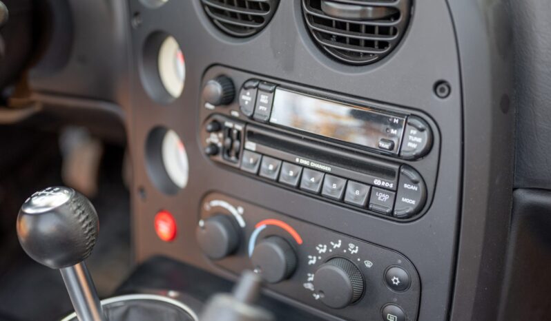 
								2004 Dodge Viper SRT-10 Roadster full									