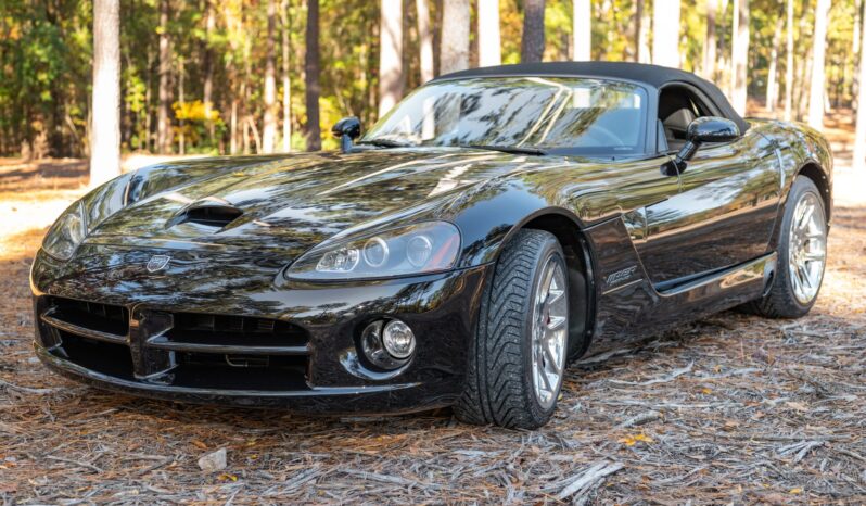 
								2004 Dodge Viper SRT-10 Roadster full									