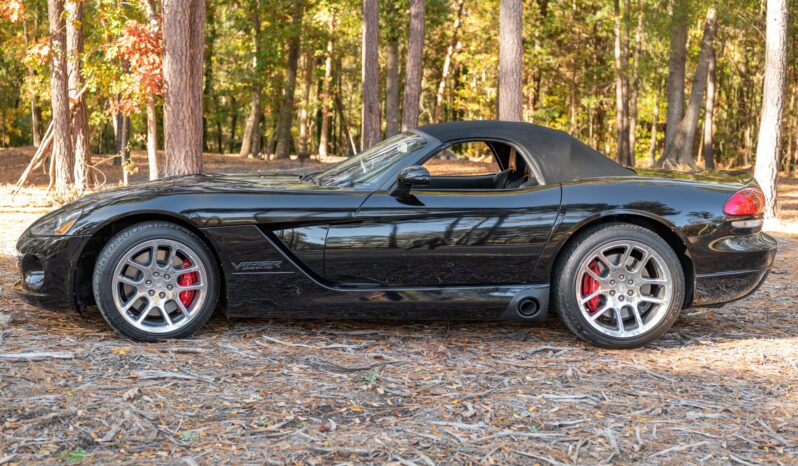 2004 Dodge Viper SRT-10 Roadster 1