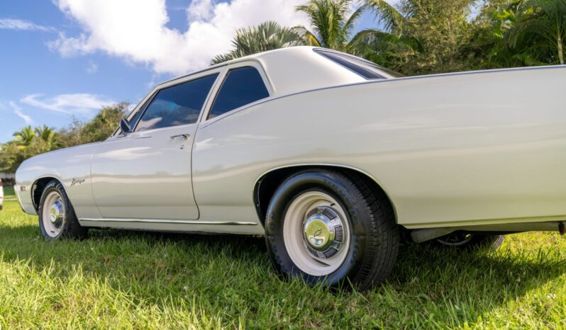 
								1968 Chevrolet Biscayne Two-Door Sedan full									