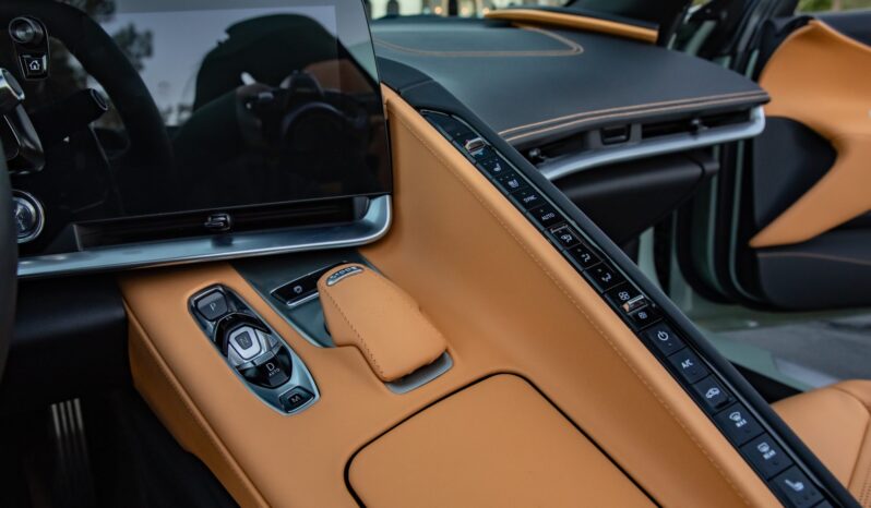 
								2024 Chevrolet Corvette Stingray Convertible Z51 2LT full									