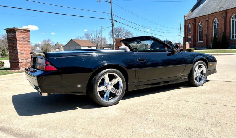 
								1989 Chevrolet Camaro RS Black Convertible 5.0 full									