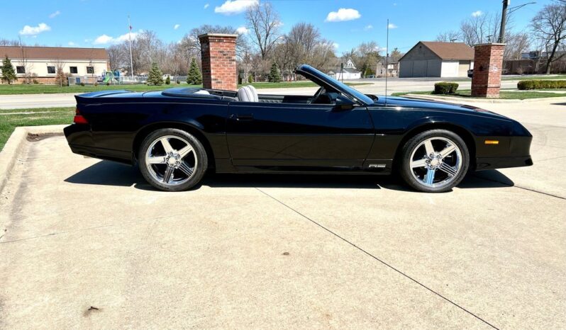 
								1989 Chevrolet Camaro RS Black Convertible 5.0 full									
