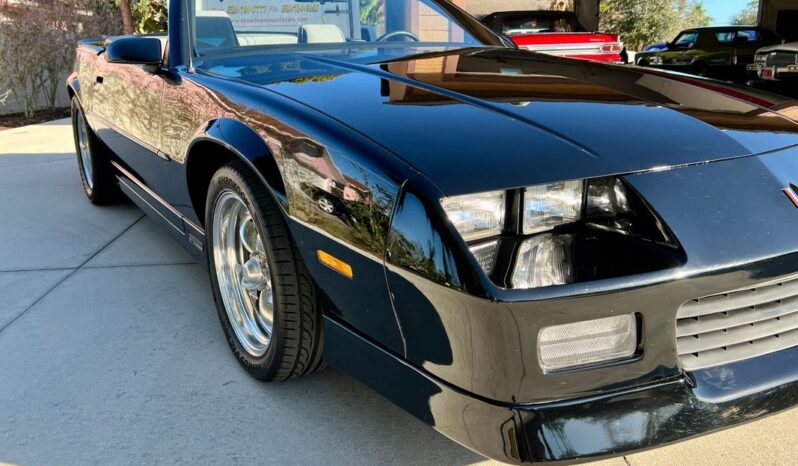
								1989 Chevrolet Camaro RS Black Convertible 5.0 full									