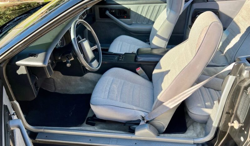 
								1989 Chevrolet Camaro RS Black Convertible 5.0 full									
