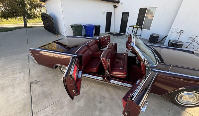 
								1963 Lincoln Continental Convertible full									