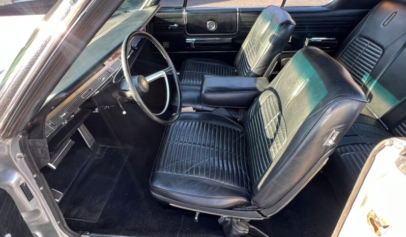 								1968 Chrysler 300 440CI 4BBl V8 full									