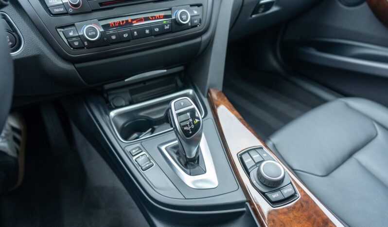 
								2015 BMW 328i xDrive Sports Wagon full									