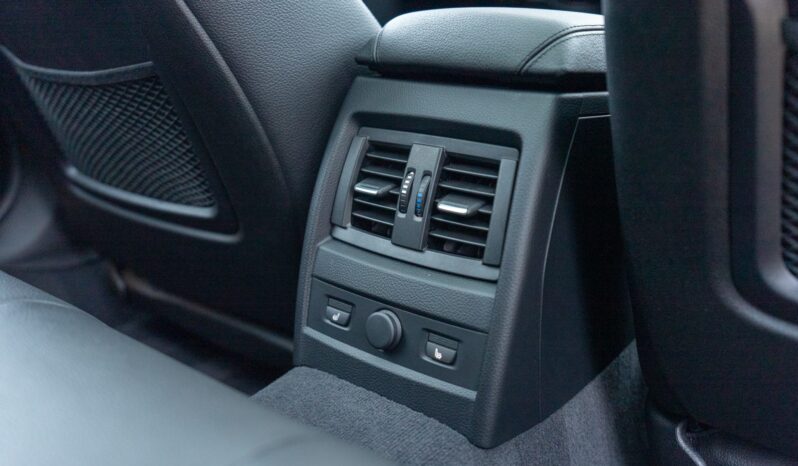 
								2015 BMW 328i xDrive Sports Wagon full									