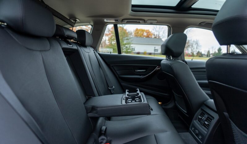 
								2015 BMW 328i xDrive Sports Wagon full									