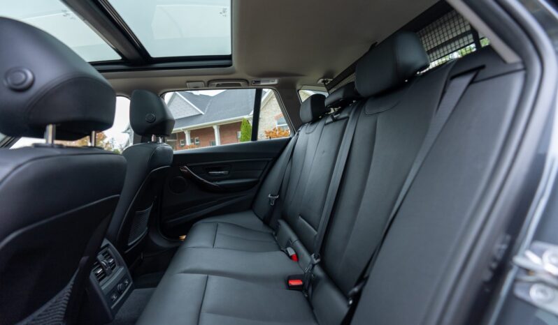 
								2015 BMW 328i xDrive Sports Wagon full									