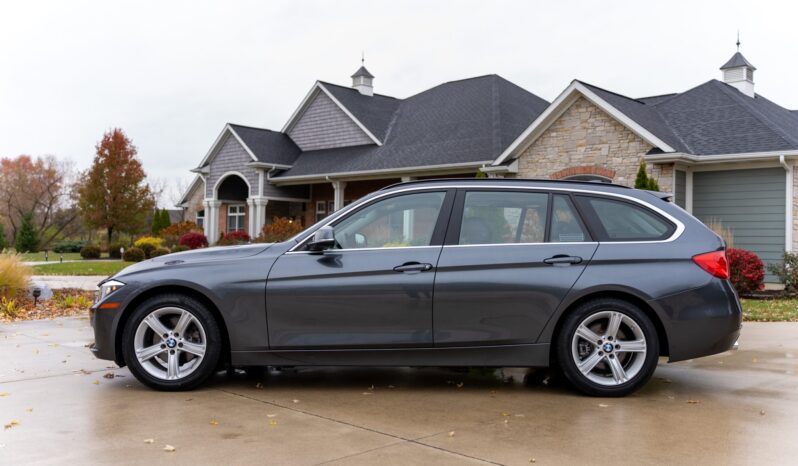 
								2015 BMW 328i xDrive Sports Wagon full									