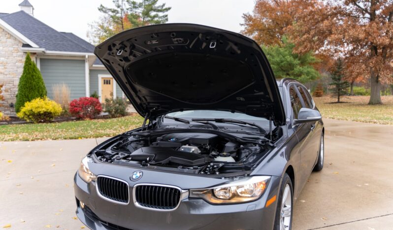 
								2015 BMW 328i xDrive Sports Wagon full									