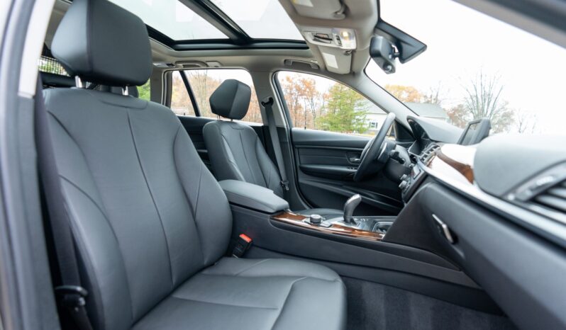 
								2015 BMW 328i xDrive Sports Wagon full									