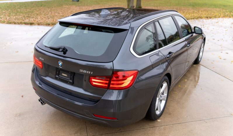 
								2015 BMW 328i xDrive Sports Wagon full									