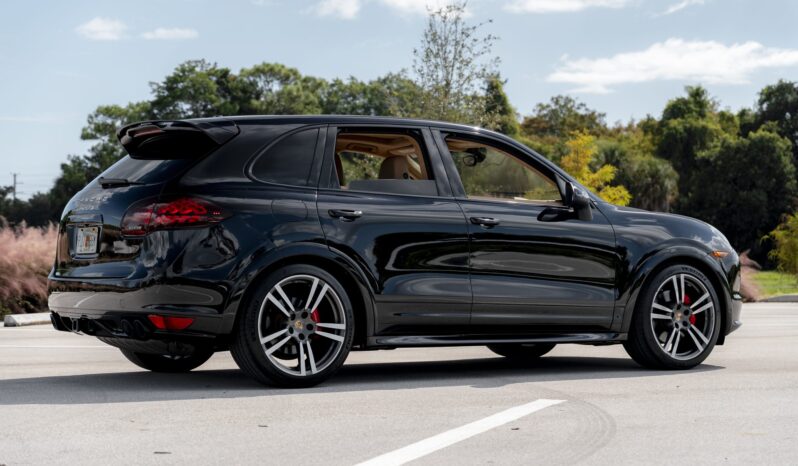 
								2014 Porsche Cayenne GTS full									