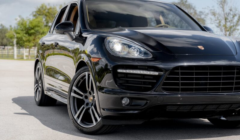2014 Porsche Cayenne GTS 1